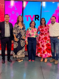 Agradecida por la amable invitación al programa TV Revista, conducido por los destacados periodistas Zoila Puello y Ramón Almánzar, y transmitido por RTVD Canal 4.

Fue un honor compartir este espacio para conversar sobre los reconocimientos recibidos en los Premios LAWA, un logro que representa el esfuerzo, la dedicación y la pasión de todo nuestro equipo.

Quiero expresar mi más sincero agradecimiento a nuestros clientes, colaboradores, suplidores y empresas aliadas que han confiado en nosotros y han sido parte fundamental de cada paso que hemos dado. Cada reconocimiento que recibimos también les pertenece a ustedes.

Gracias a TV Revista por brindarnos la oportunidad de compartir nuestra historia, nuestros logros y el compromiso que nos impulsa a seguir ofreciendo excelencia en cada proyecto.

¡Seguimos trabajando con pasión, responsabilidad y gratitud para alcanzar nuevas metas!

#TVRevista #RTVDCanal4 #PremiosLAWA #GrupoSolexEventosyCatering  #Gracias TrabajoEnEquipo Excelencia