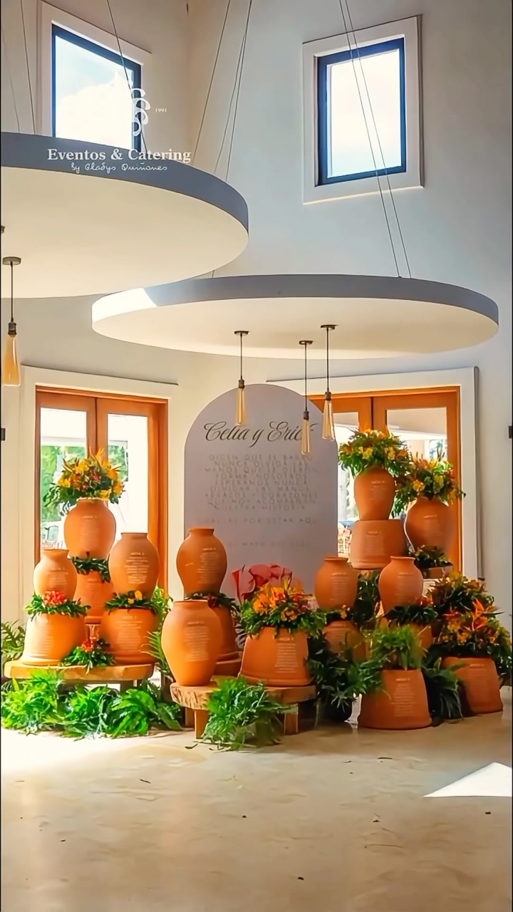 ✨ El resumen de un día inolvidable.

Hay momentos que se quedan guardados para siempre en la memoria, y esta boda en Casa de Campo fue uno de ellos. 🌾🧡

Desde la calidez de la decoración en tonos tierra y macetas de terracota, hasta la energía vibrante en la pista de baile bajo las luces de mimbre. Cada segundo fue pensado para celebrar el amor y la buena compañía.

Acompañar a parejas increíbles y ver cómo cada detalle cobra vida es lo que nos apasiona desde hace más de 30 años.

🎥 ¡Dale play y revive este día con nosotros!

💬 ¿Cuál fue tu parte favorita del video?

#ReelDeBoda #WeddingVideo #BodaCasaDeCampo #BodaRD #aberd